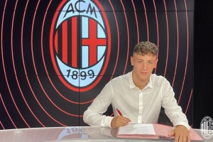 斯基拉：米兰边卫博佐兰零转会费加盟雷吉亚那，保留50%转售分成